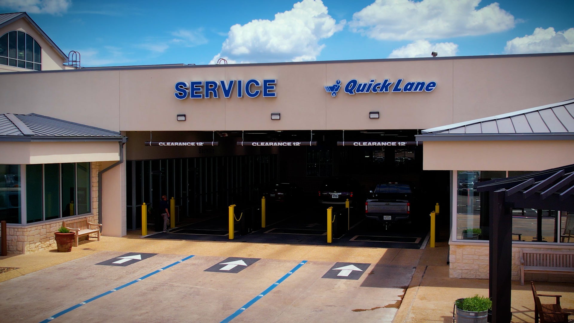 Mechanic Servicing Vehicle | Bluebonnet Ford in New Braunfels TX