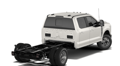 2027 Ford Chassis Cab F-350® LARIAT®