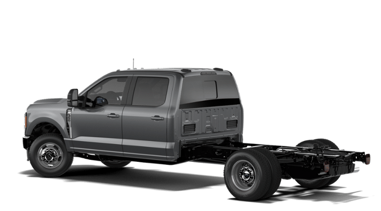 2027 Ford Chassis Cab F-350® LARIAT®