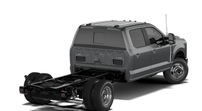 2027 Ford Chassis Cab F-350® LARIAT®