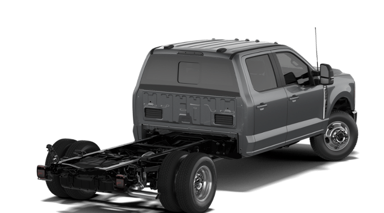 2027 Ford Chassis Cab F-350® LARIAT®