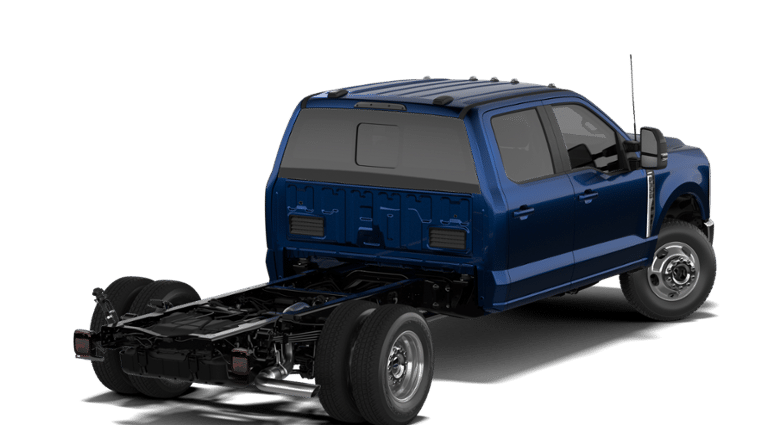 2027 Ford Chassis Cab F-350® LARIAT®