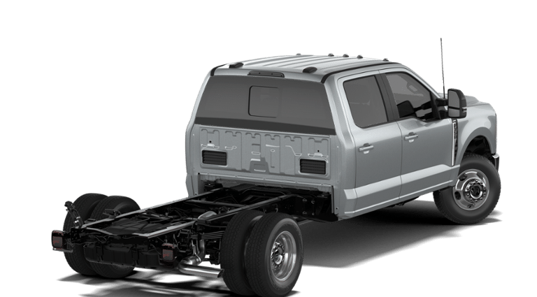 2027 Ford Chassis Cab F-350® LARIAT®