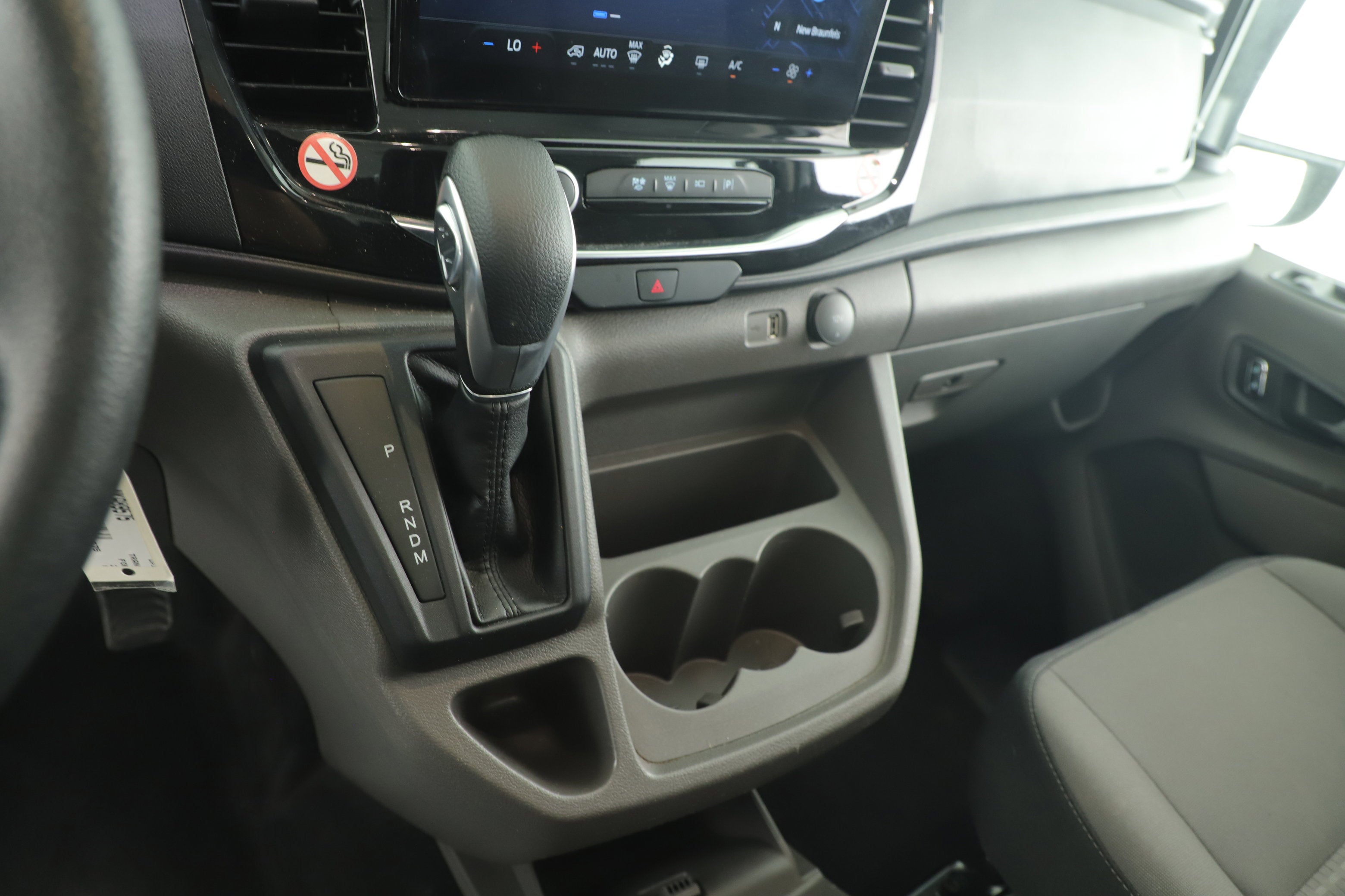 2023 Ford Transit Passenger Wagon XLT