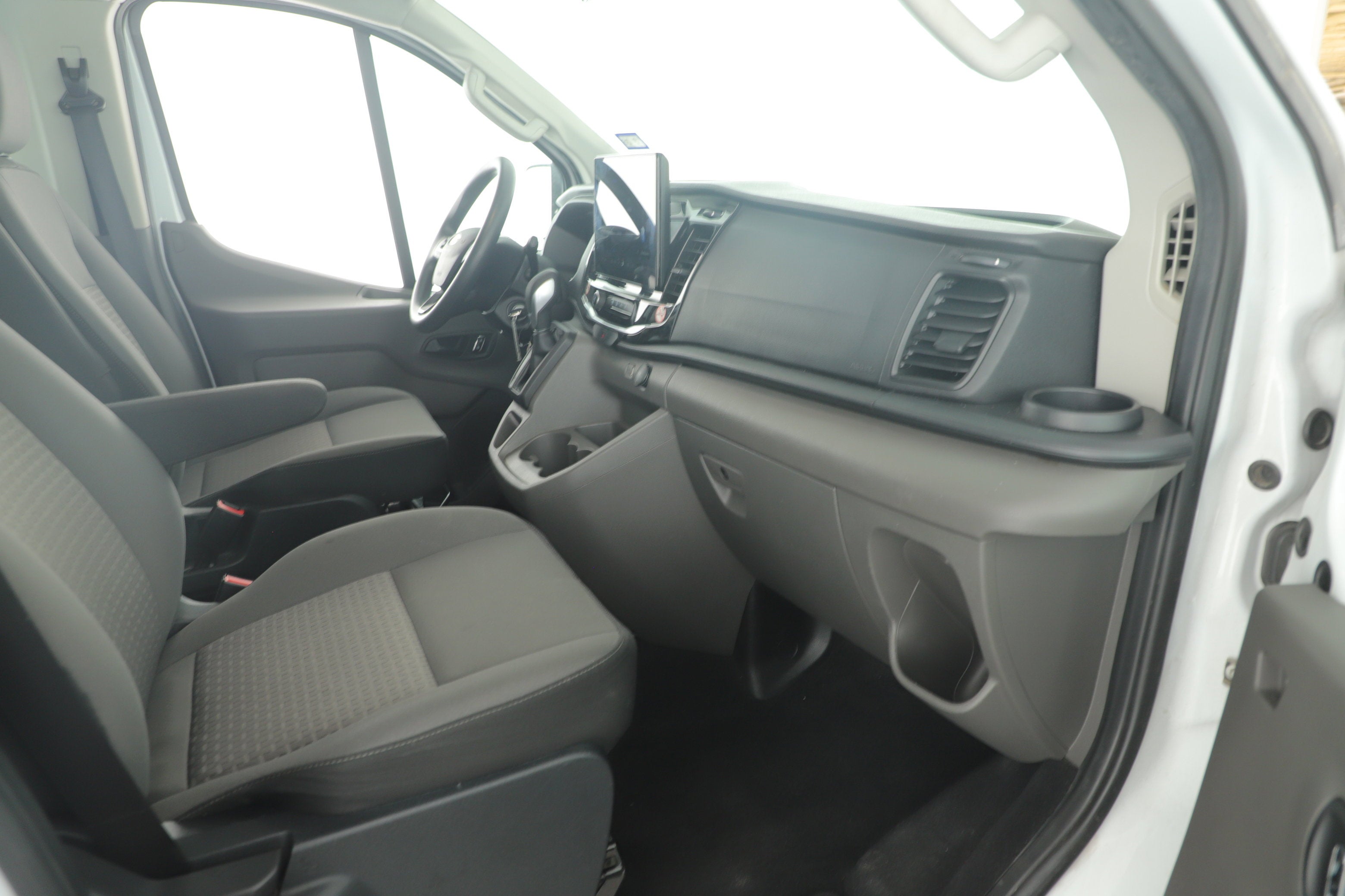 2023 Ford Transit Passenger Wagon XLT