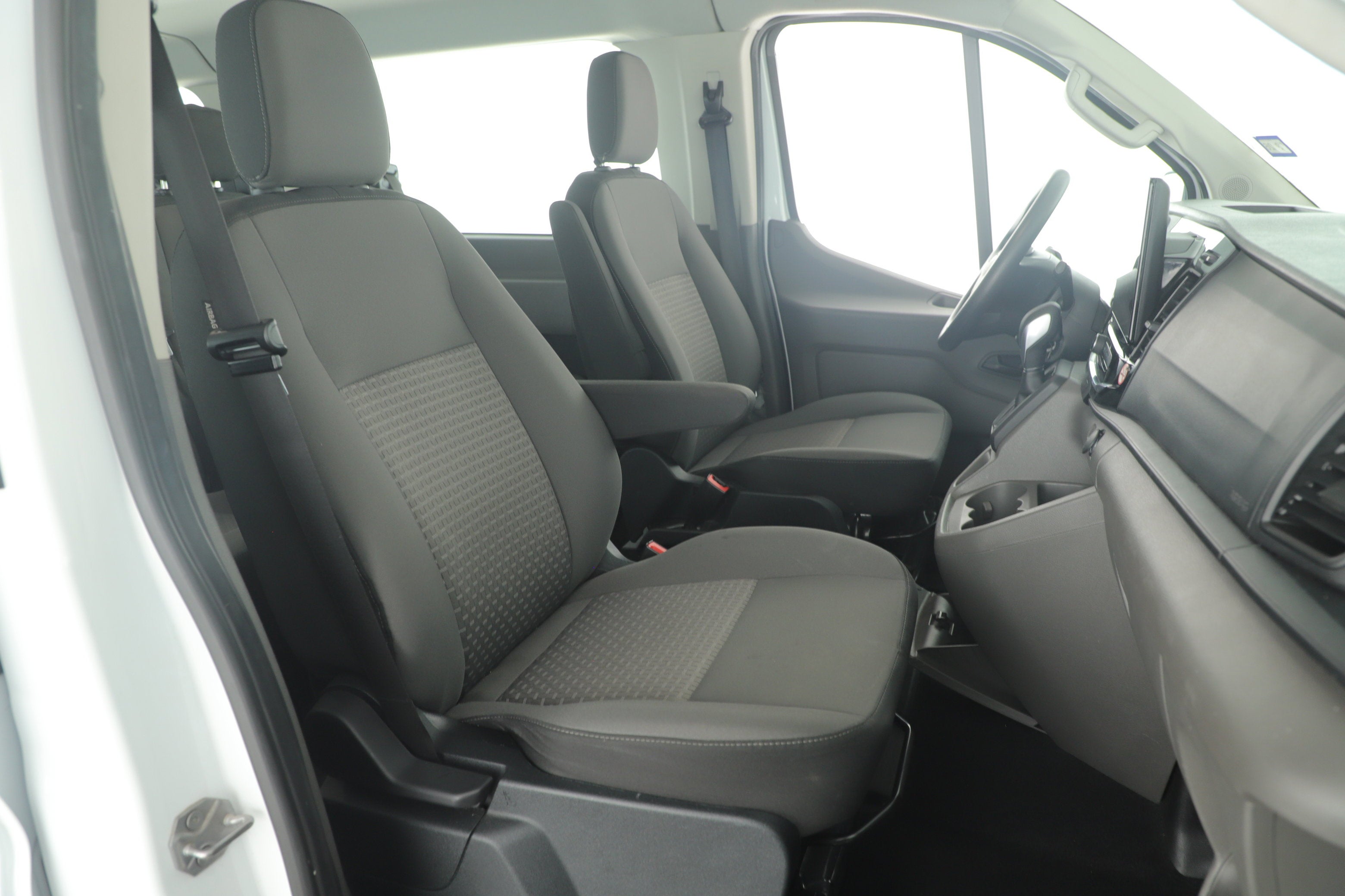 2023 Ford Transit Passenger Wagon XLT