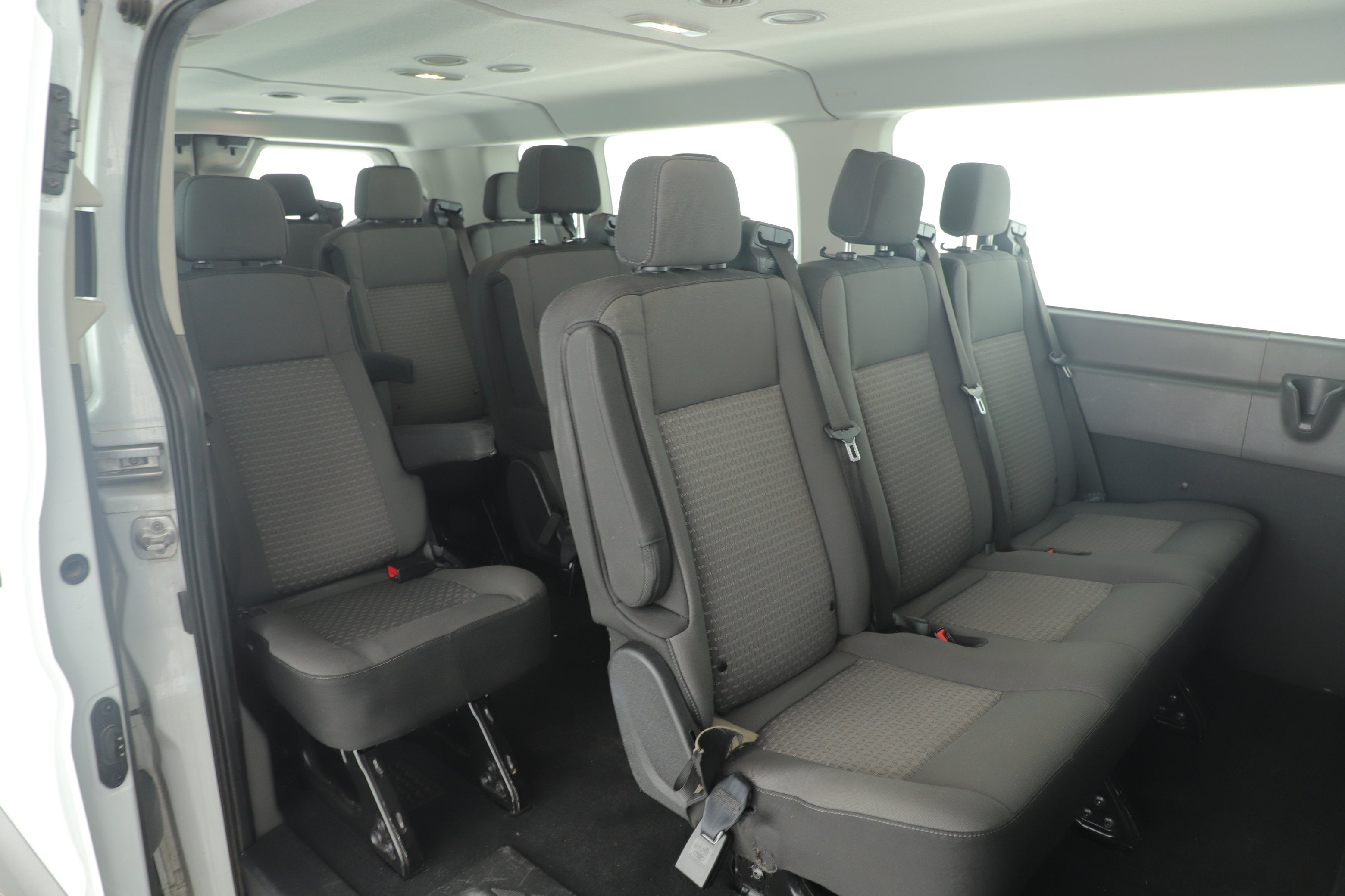 2023 Ford Transit Passenger Wagon XLT