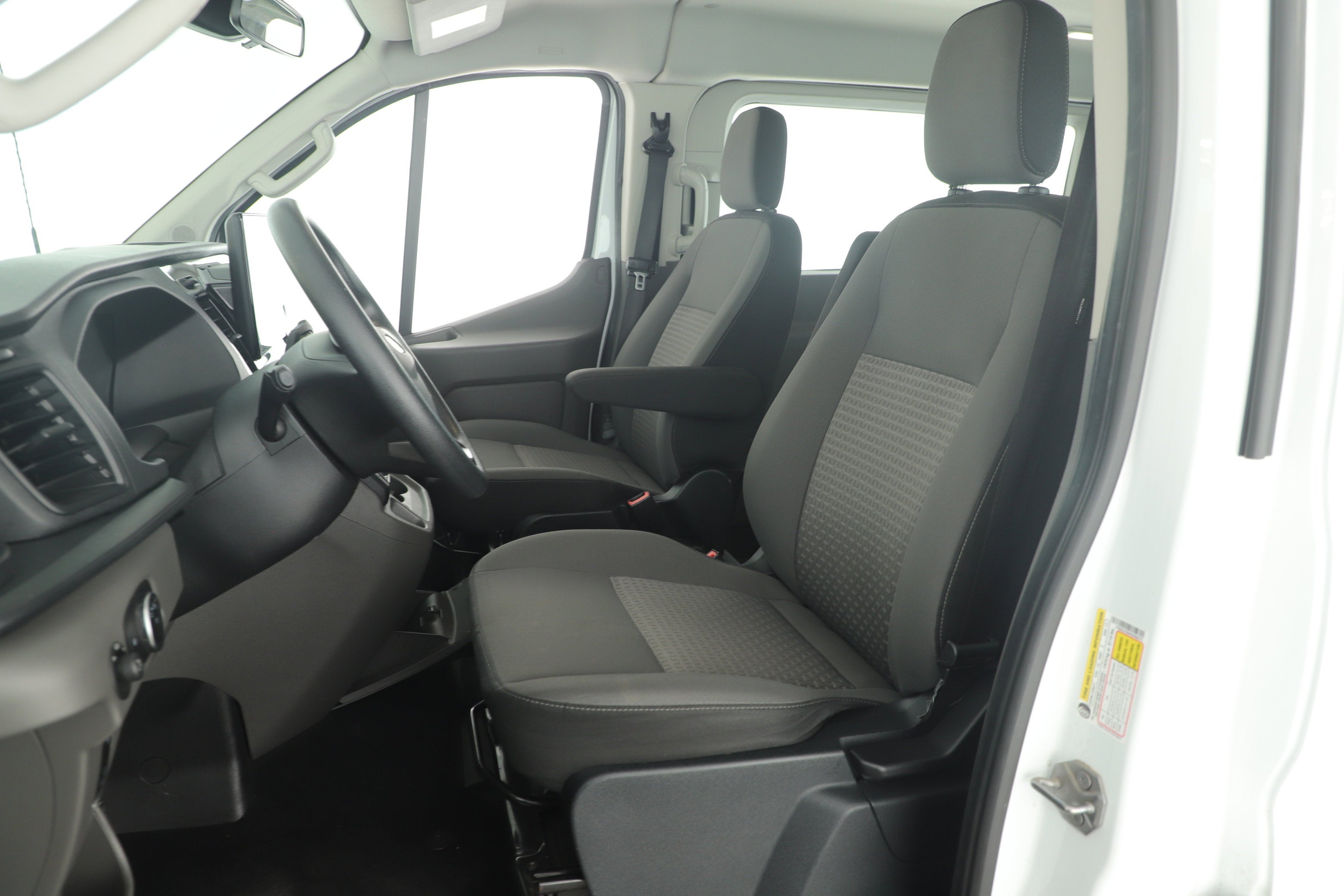 2023 Ford Transit Passenger Wagon XLT