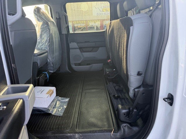 2026 Ford Super Duty F-450 DRW FLATBED XL