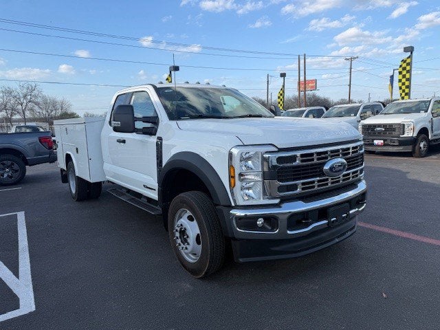 2026 Ford Super Duty F-450 DRW Service Body XL
