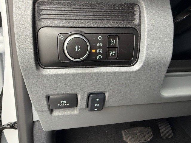 2026 Ford Super Duty F-550 DRW XLT