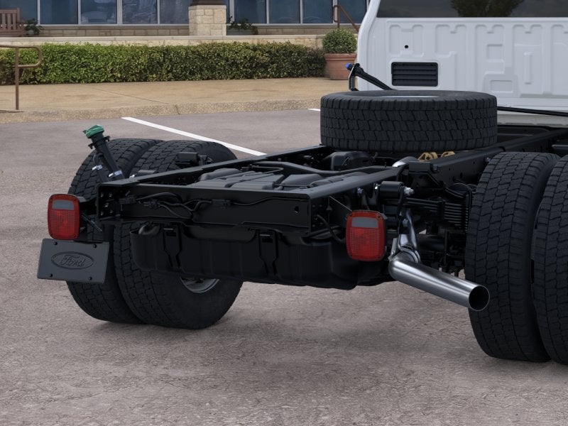 2025 Ford Super Duty F-550 DRW XL