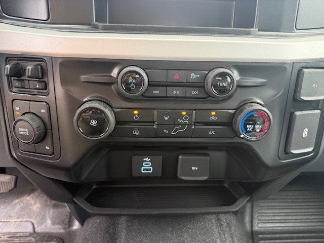 2026 Ford Super Duty F-550 DRW Crane XL