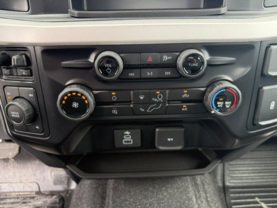 2026 Ford Super Duty F-550 DRW Flatbed XL