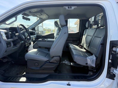 2026 Ford Super Duty F-550 DRW Flatbed XL