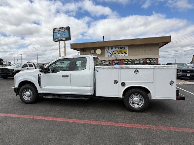 2026 Ford Super Duty F-250 SRW Service Body XL