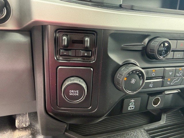 2026 Ford Super Duty F-250 SRW Service Body XL