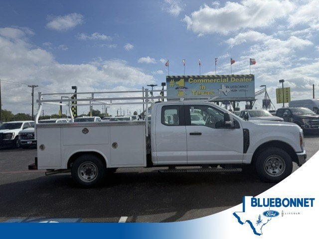 2027 Ford Super Duty F-250 SRW Service Body XL