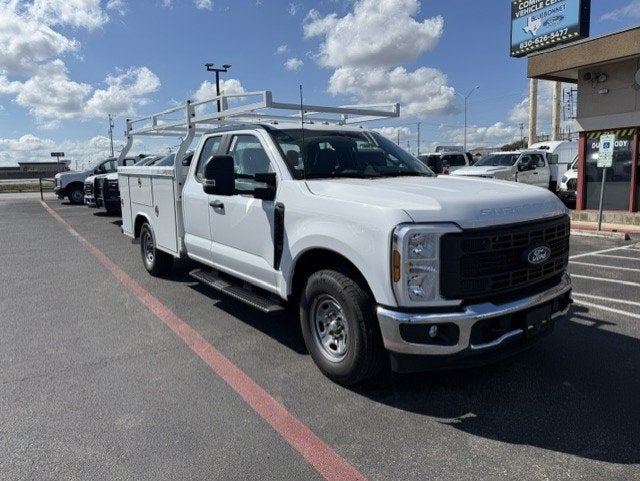 2027 Ford Super Duty F-250 SRW Service Body XL