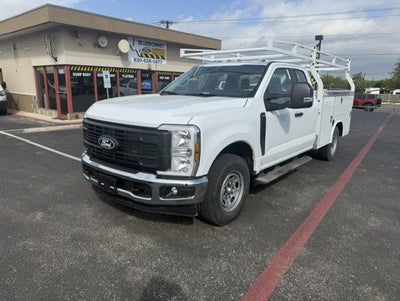 2027 Ford Super Duty F-250 SRW Service Body XL