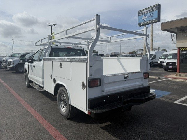 2027 Ford Super Duty F-250 SRW Service Body XL