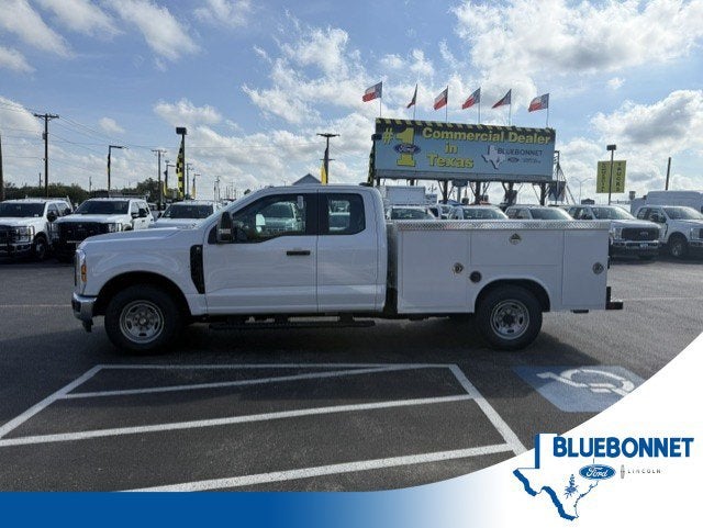 2027 Ford Super Duty F-250 SRW Service Body XL