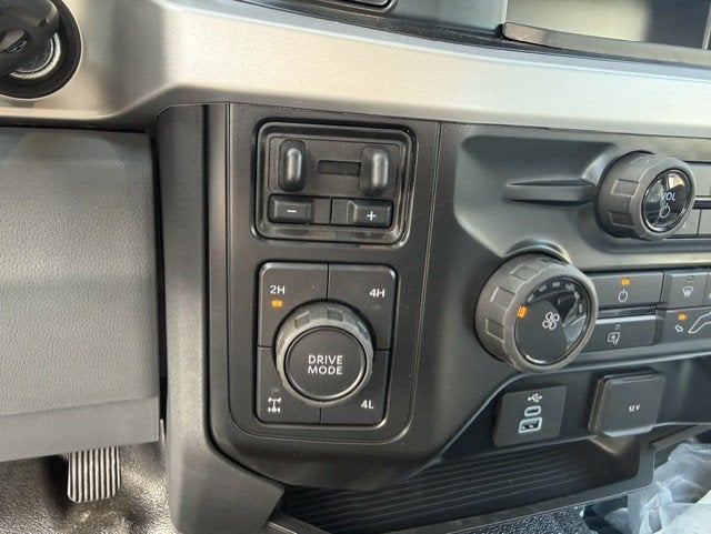 2026 Ford Super Duty F-250 SRW Service Body XL