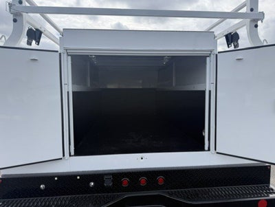 2027 Ford Super Duty F-350 DRW Service Body XL
