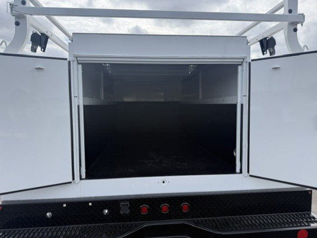 2027 Ford Super Duty F-350 DRW Service Body XL