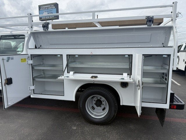 2027 Ford Super Duty F-350 DRW Service Body XL