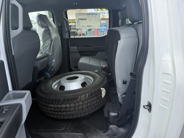 2027 Ford Super Duty F-350 DRW Service Body XL