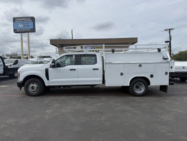 2027 Ford Super Duty F-350 DRW Service Body XL