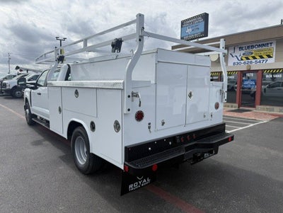 2027 Ford Super Duty F-350 DRW Service Body XL