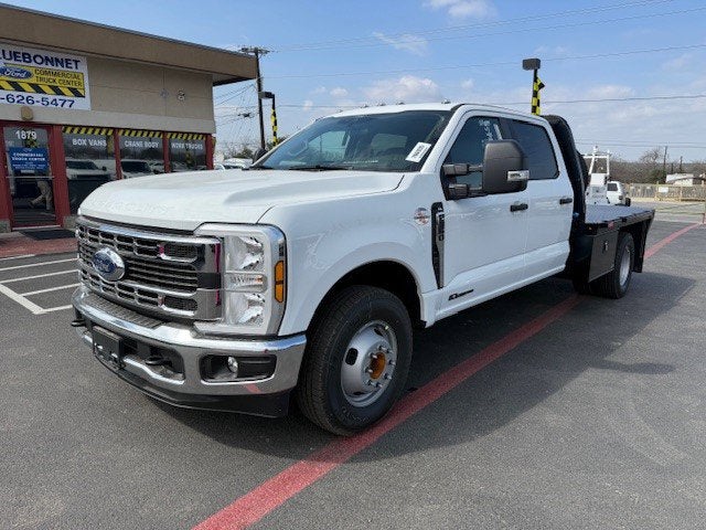 2026 Ford Super Duty F-350 DRW Flatbed XL
