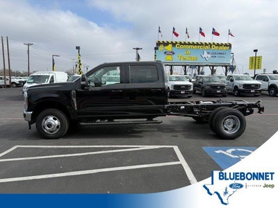 2026 Ford Super Duty F-350 DRW Chassis LARIAT