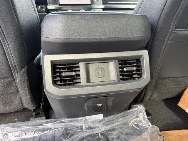 2026 Ford Super Duty F-350 DRW Chassis LARIAT