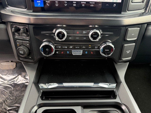 2026 Ford Super Duty F-350 DRW Chassis LARIAT