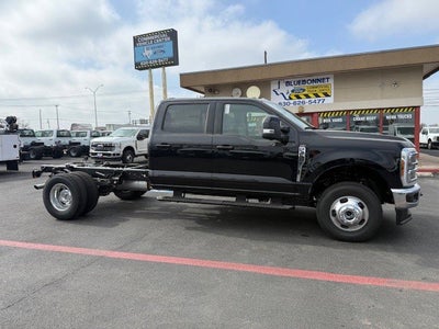 2026 Ford Super Duty F-350 DRW Chassis LARIAT