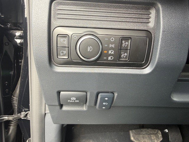 2026 Ford Super Duty F-350 DRW Chassis LARIAT