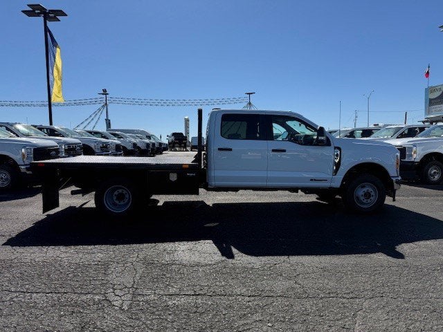 2026 Ford Super Duty F-350 DRW Flatbed XL