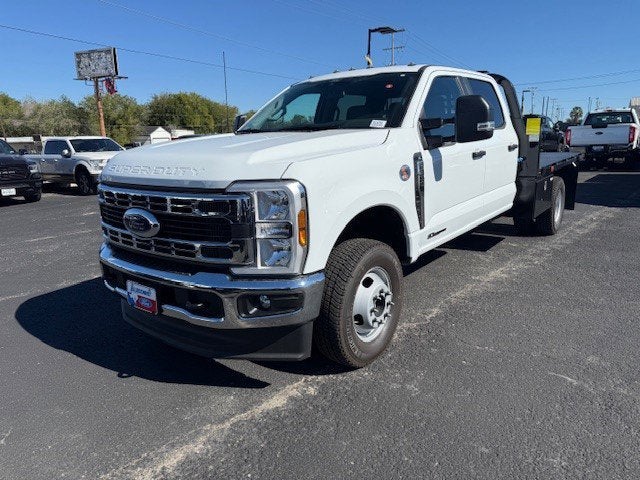2026 Ford Super Duty F-350 DRW Flatbed XL
