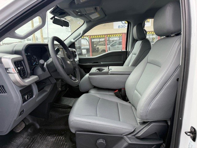 2026 Ford Super Duty F-350 DRW Flatbed XL