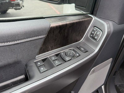 2027 Ford Super Duty F-350 DRW Chassis LARIAT