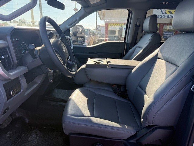 2026 Ford Super Duty F-350 DRW Flatbed XL