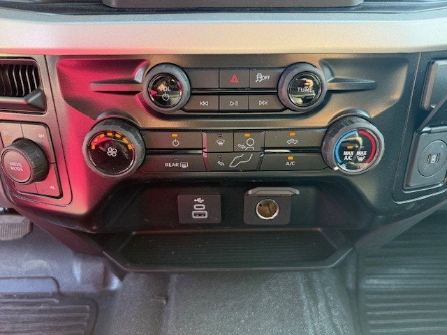 2026 Ford Super Duty F-350 DRW Flatbed XL