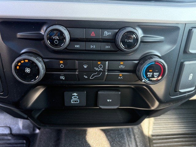 2026 Ford Super Duty F-350 DRW Flatbed XL