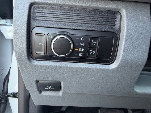 2026 Ford Super Duty F-350 DRW Flatbed XL