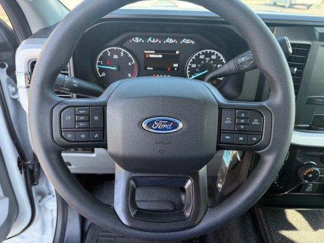 2026 Ford Super Duty F-350 DRW Flatbed XL