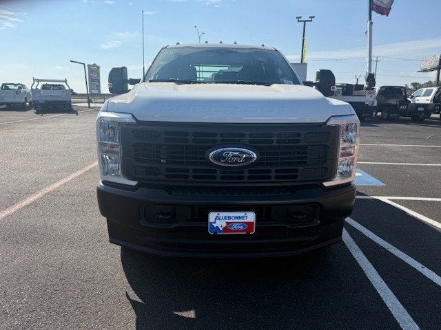2026 Ford Super Duty F-350 DRW Flatbed XL