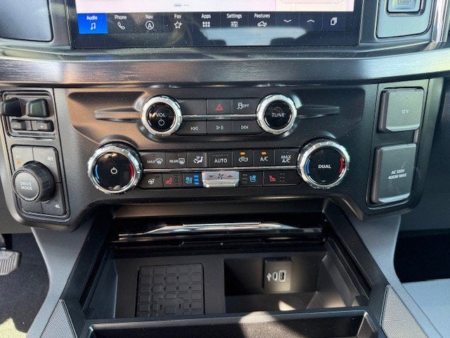 2026 Ford Super Duty F-350 DRW Chassis LARIAT